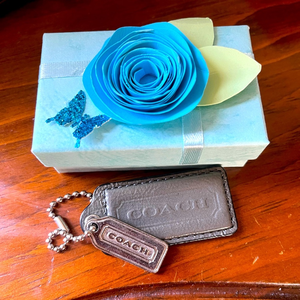 Coach Hangtags in beautiful unbranded gift box‎